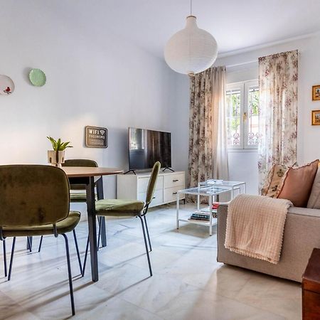 Piso Con Patio Privado Y Parking Nervion Sevilla Экстерьер фото