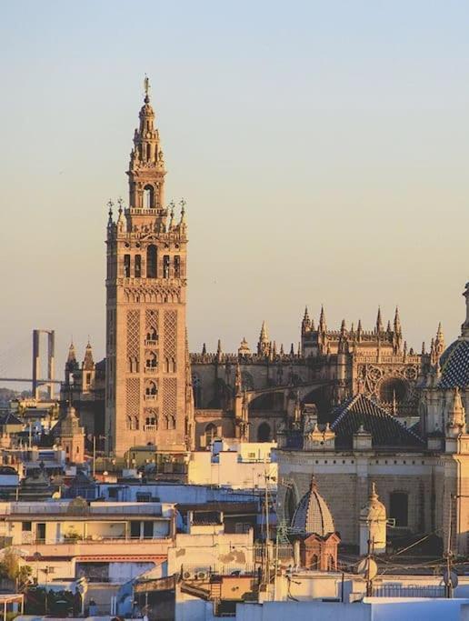 Piso Con Patio Privado Y Parking Nervion Sevilla Экстерьер фото