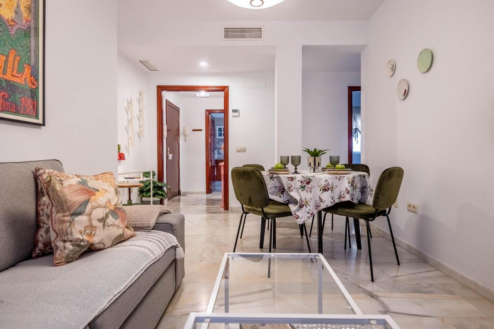 Piso Con Patio Privado Y Parking Nervion Sevilla Экстерьер фото