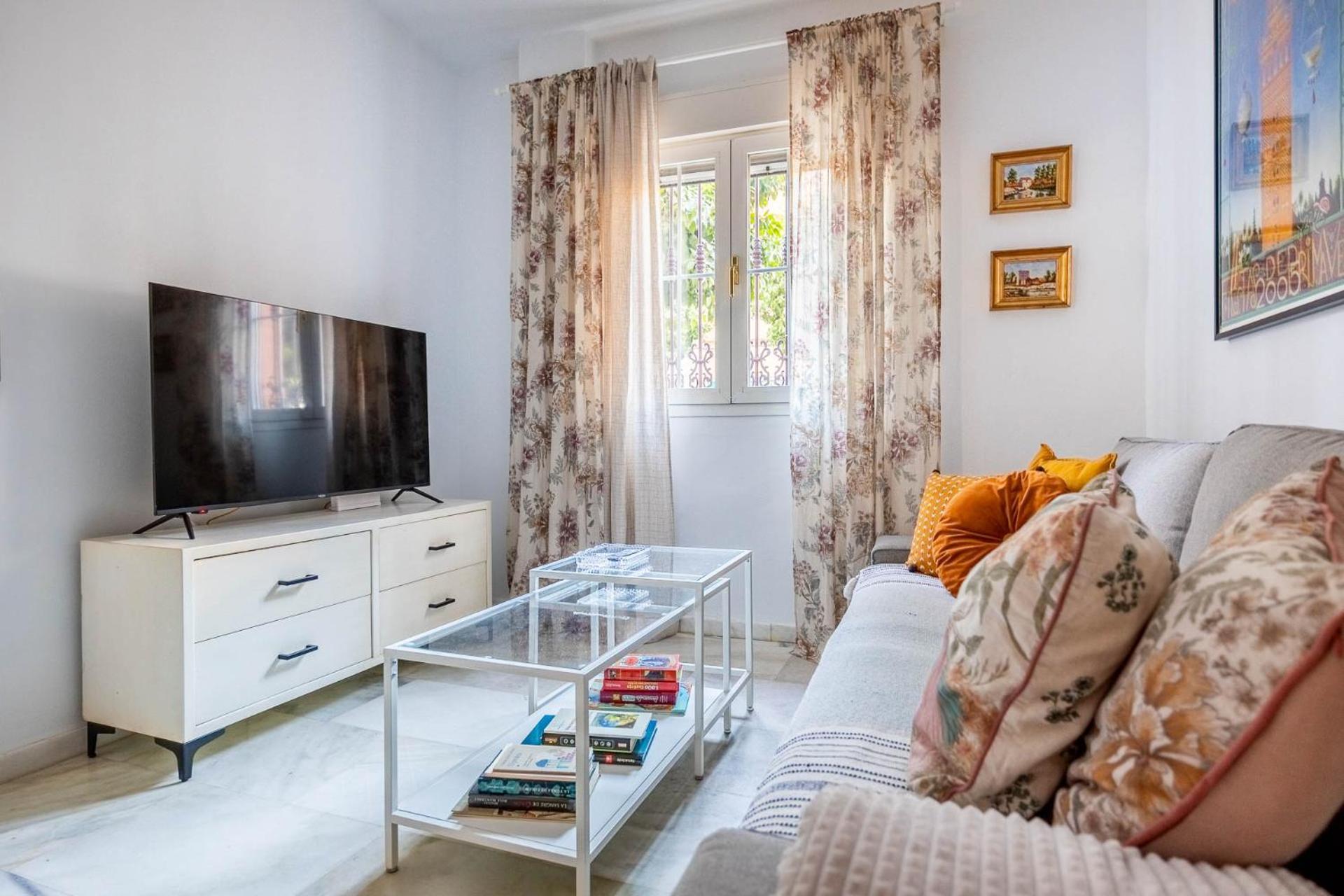 Piso Con Patio Privado Y Parking Nervion Sevilla Экстерьер фото