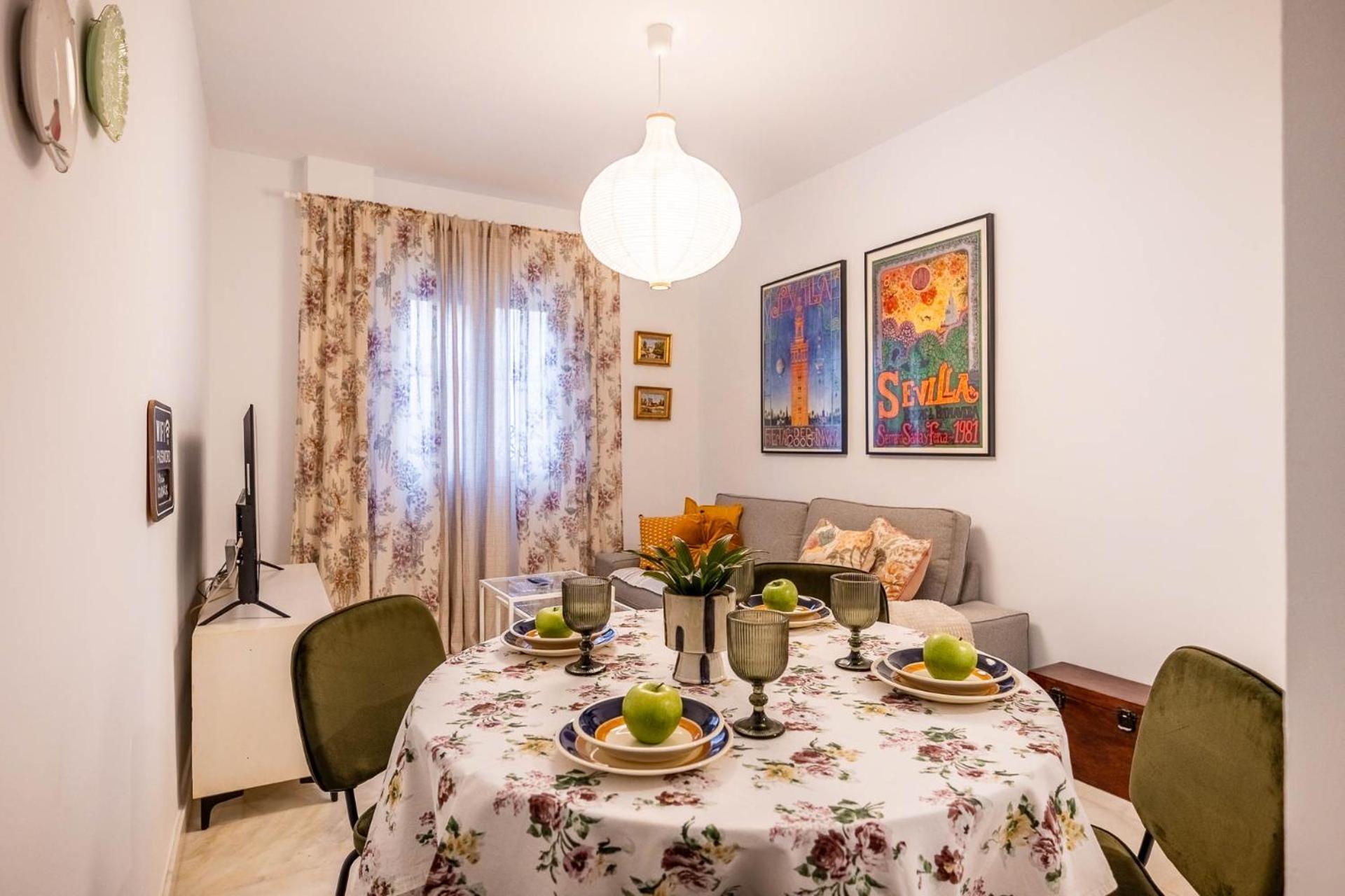 Piso Con Patio Privado Y Parking Nervion Sevilla Экстерьер фото