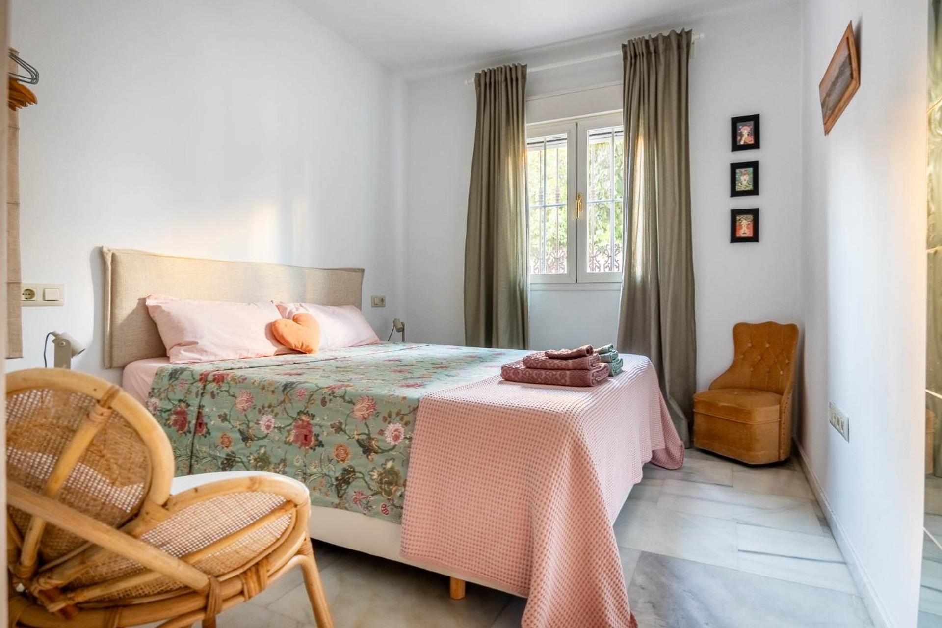 Piso Con Patio Privado Y Parking Nervion Sevilla Экстерьер фото